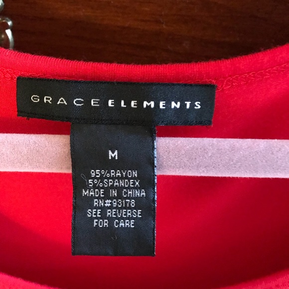 Women’s red top - Picture 2 of 2